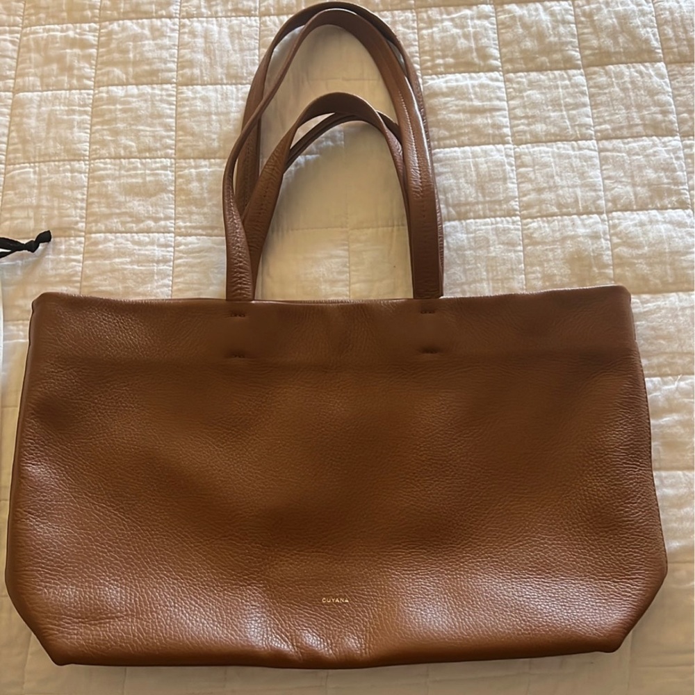 CUYANA small easy tote in caramel